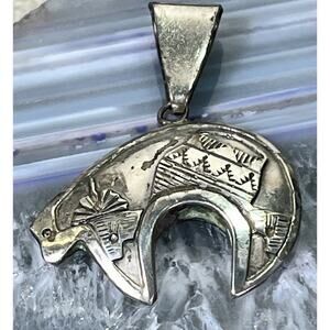Vintage Native American Sterling Silver STORYTELLER Handmade BEAR FETISH Pendant